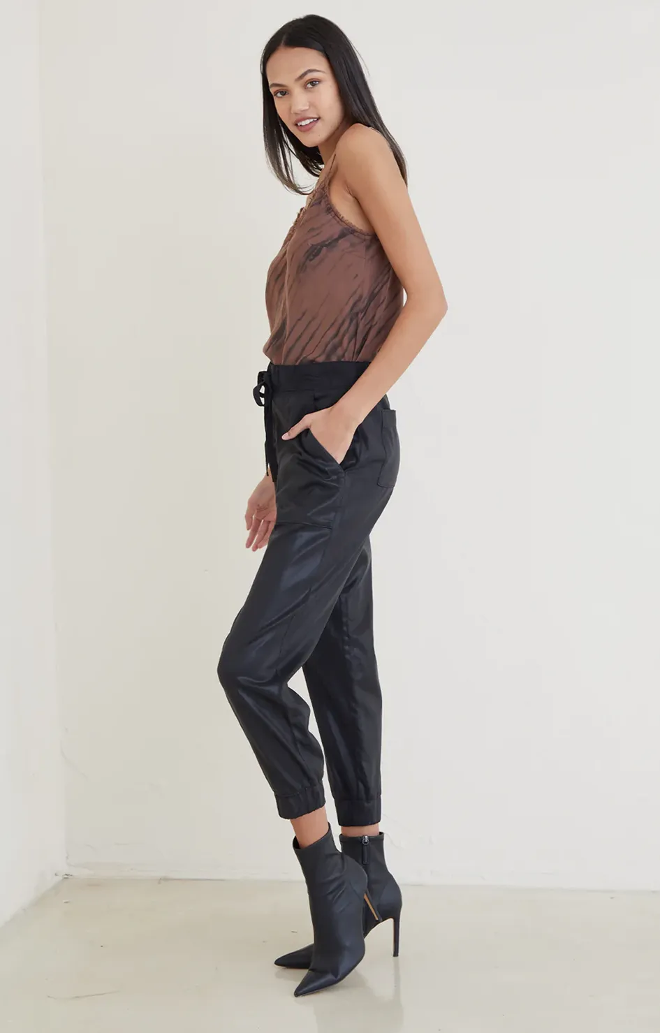 Chelsea Pocket Jogger - Black