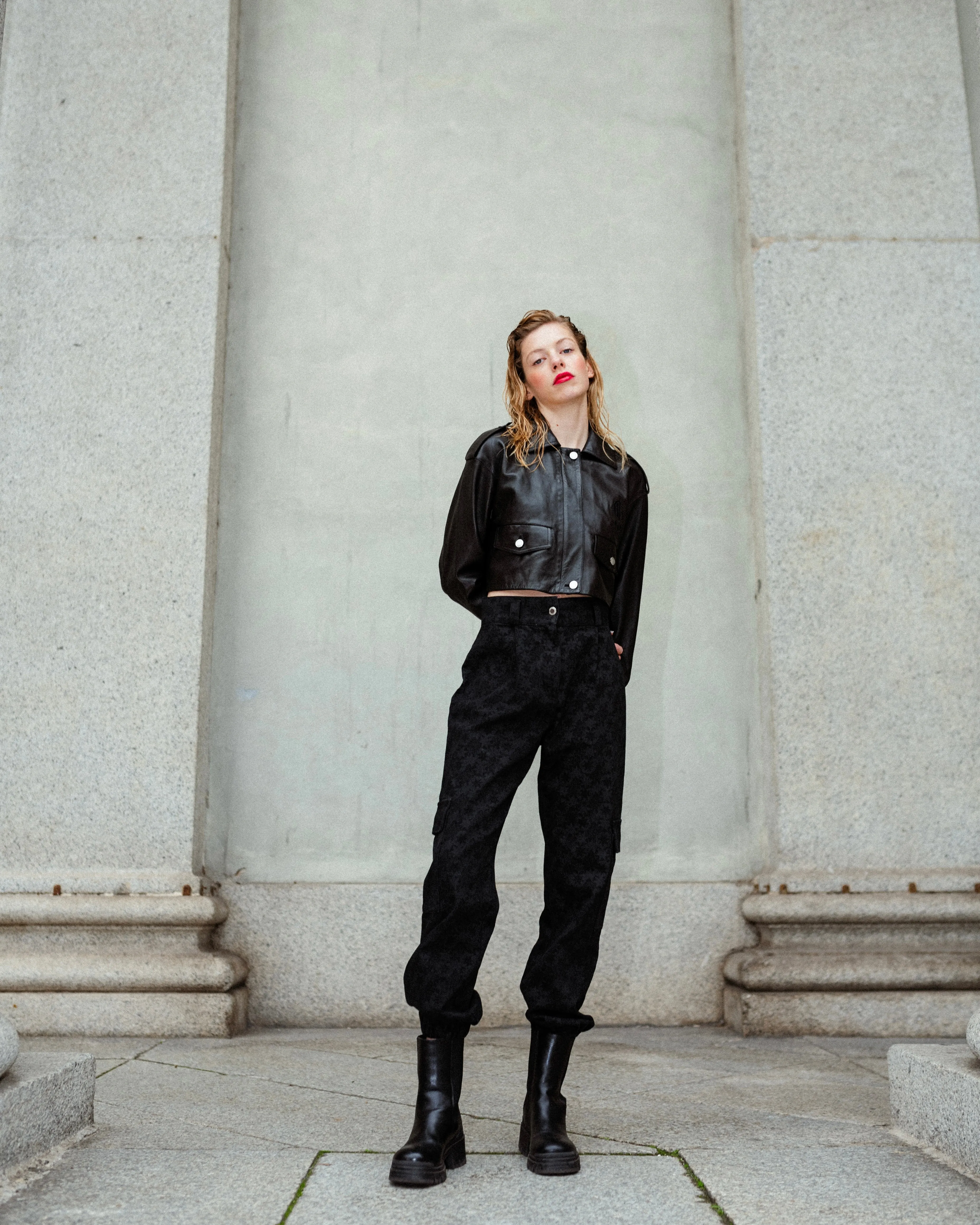 HIGH-WAISTED PANTS WITH POCKETS