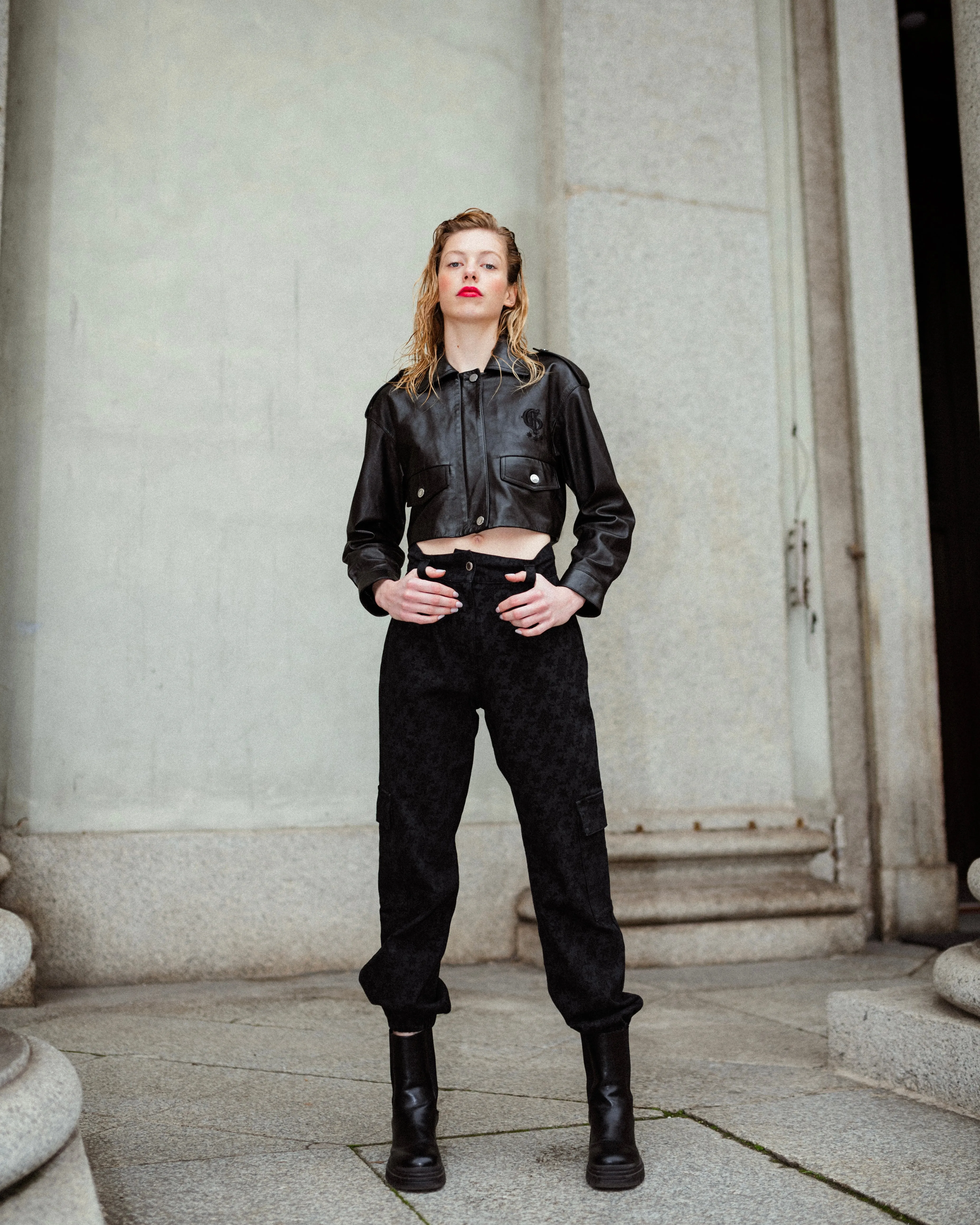 HIGH-WAISTED PANTS WITH POCKETS